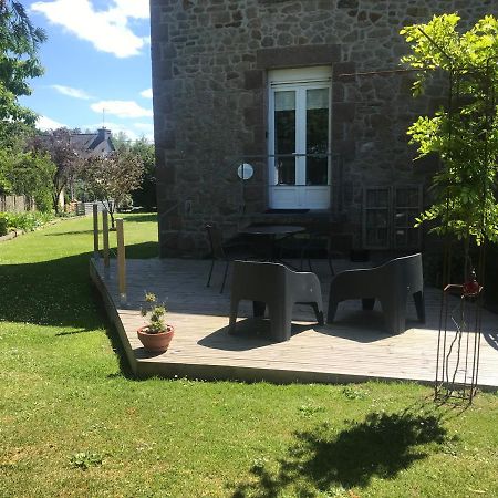 La Jackal Bed & Breakfast Ploubezre Exterior photo