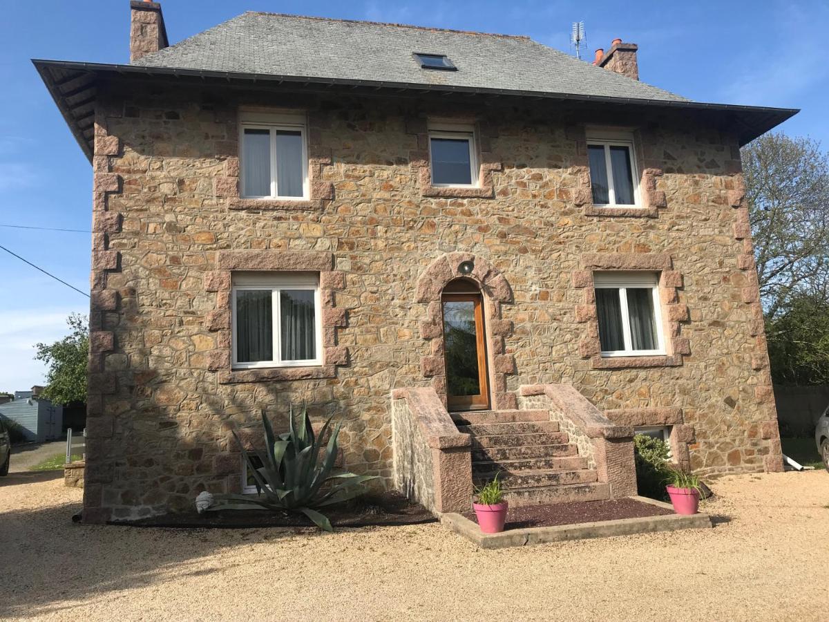 La Jackal Bed & Breakfast Ploubezre Exterior photo